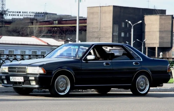 Nissan Cedric y31 Hardtop